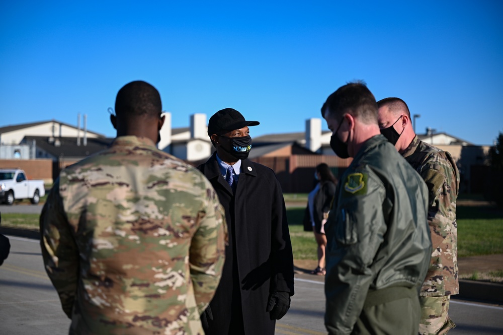 Hampton Mayor attends F22 Demo Team practice