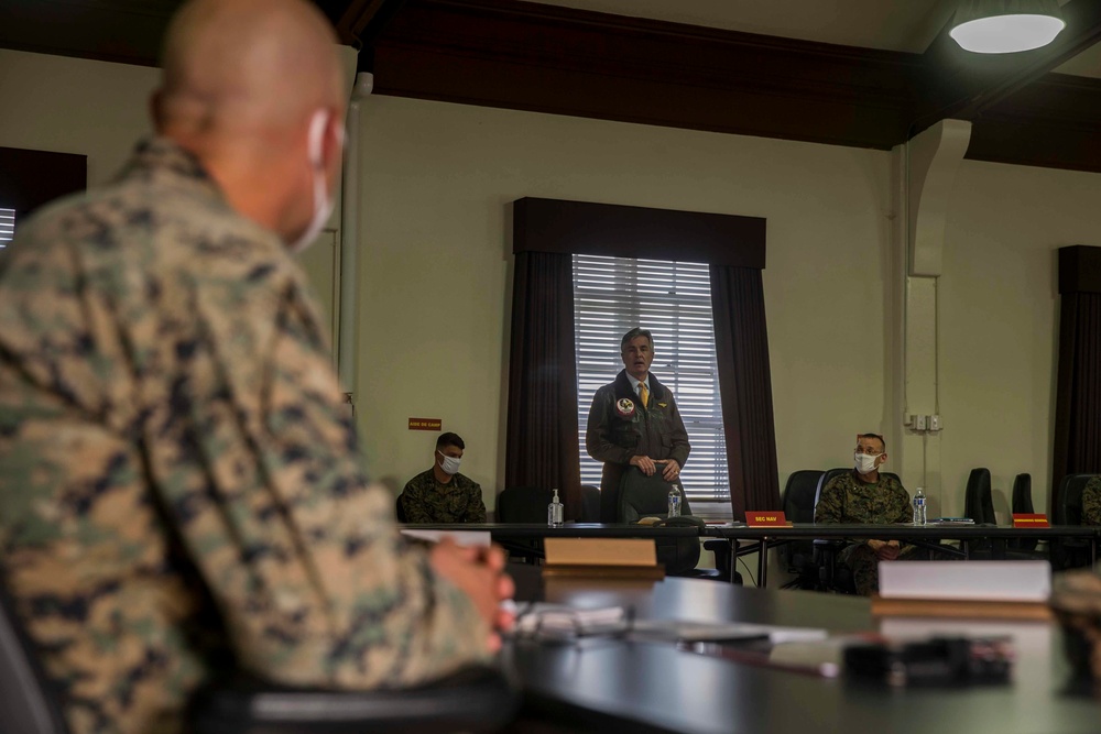 Secretary of the Navy visits MCRD SD