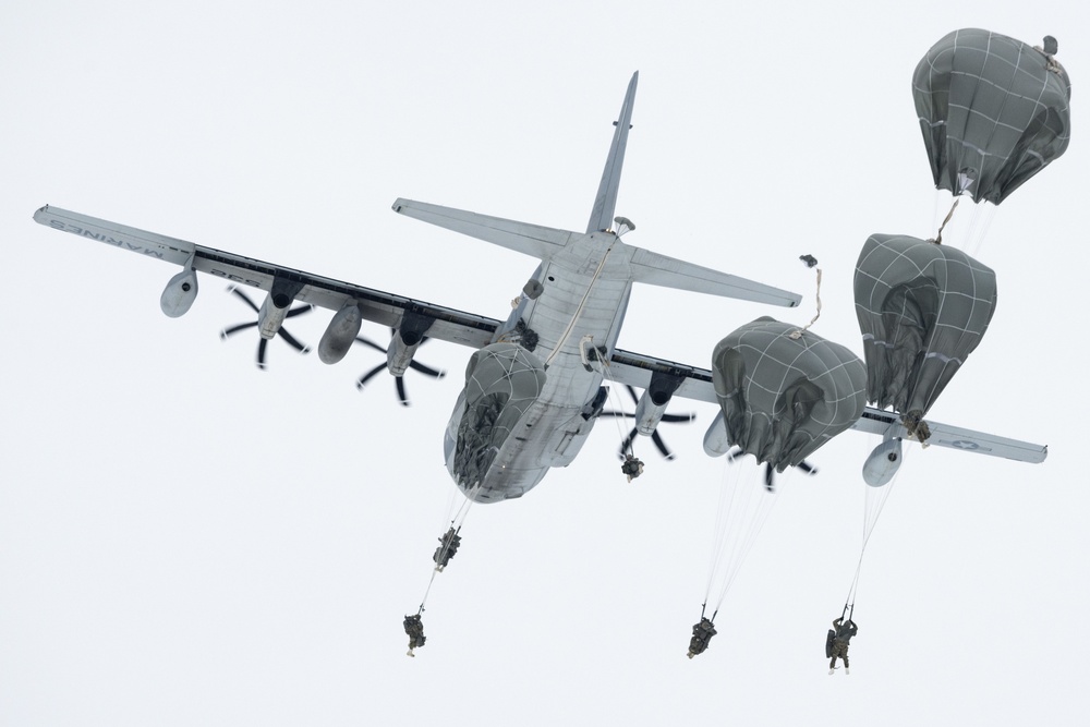 Marines give Spartan paratroopers a lift