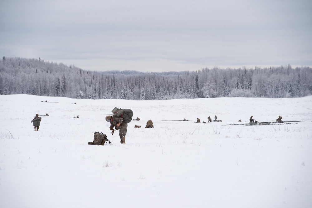 Marines give Spartan paratroopers a lift