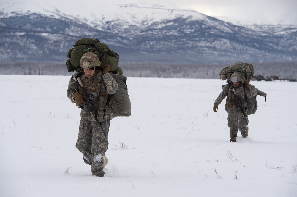 Marines give Spartan paratroopers a lift