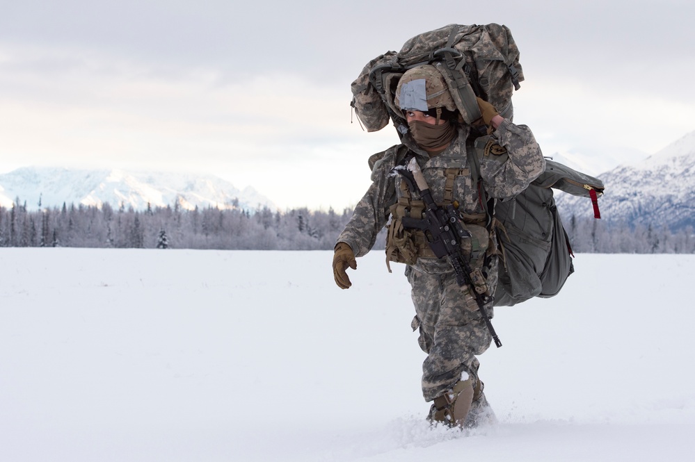 Marines give Spartan paratroopers a lift