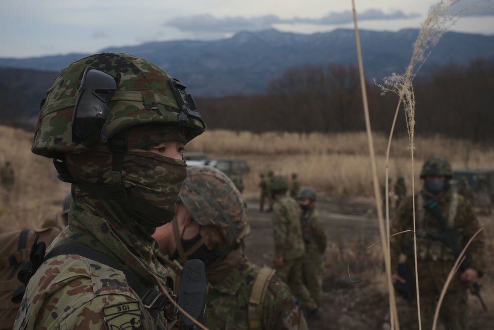 3/8, JGSDF 30th Infantry Regiment discuss combat leadership