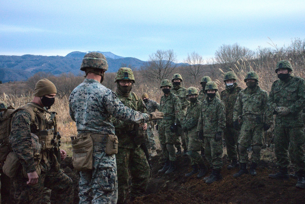 U.S. Marines, JGSDF discuss mortar employment during exercise Forest Light