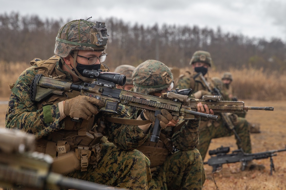 Marines with 3/8 conduct on and off drills