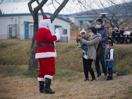 CATC Camp Fuji Hosts Christmas Tree Lighting Ceremony