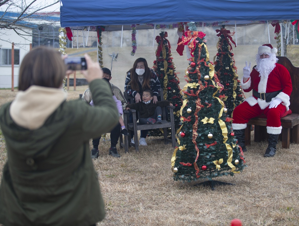 CATC Camp Fuji Hosts Christmas Tree Lighting Ceremony