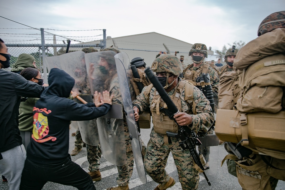BLT 3/4, 31st MEU conducts simulated embassy reinforcement