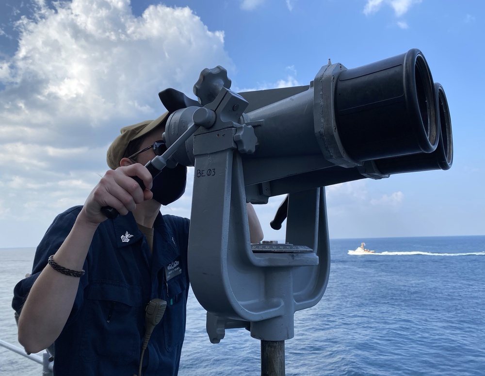 USS PHILIPPINE SEA TRANSITS THE STRAIT OF HORMUZ