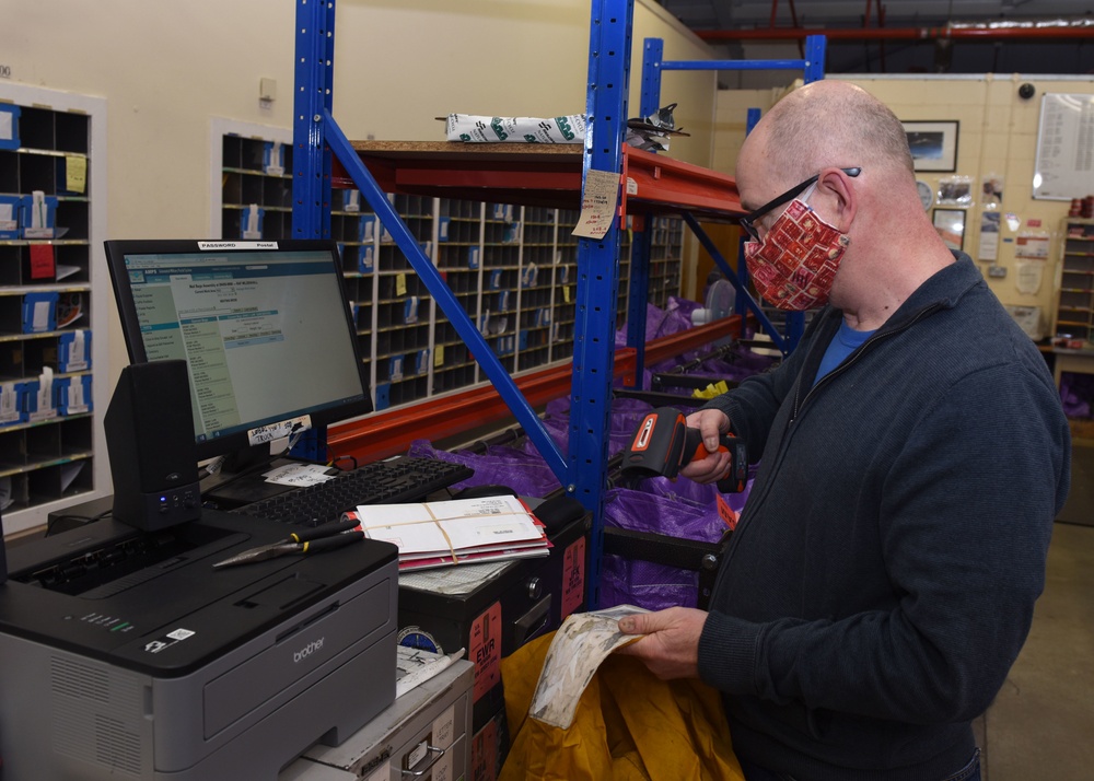 Post office delivers holiday joy this season