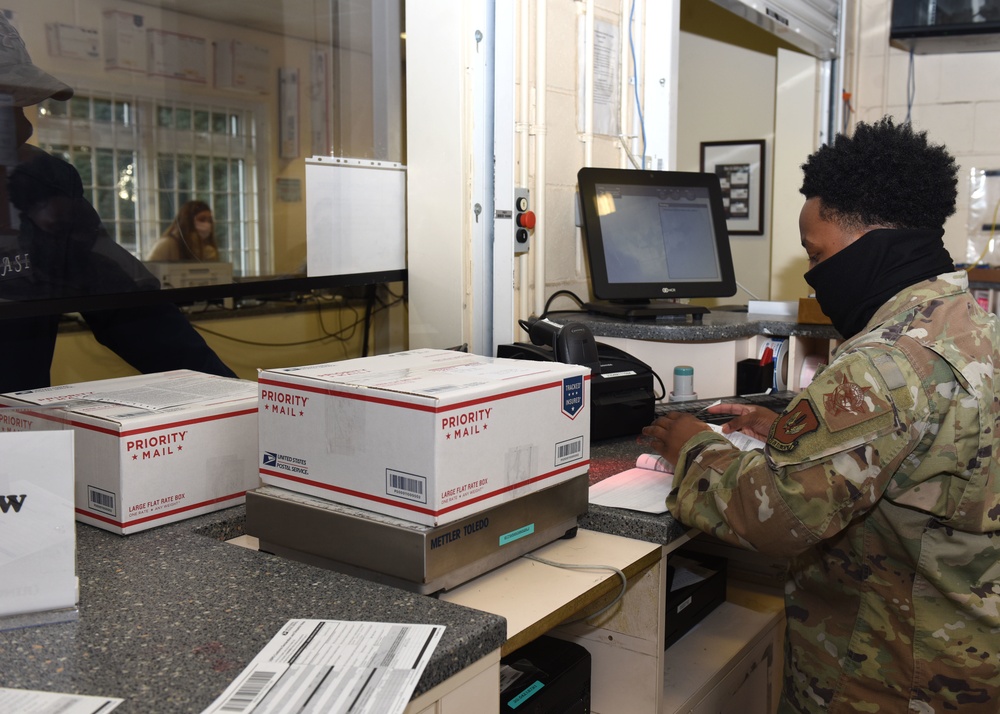 Post office delivers holiday joy this season