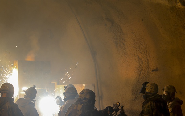 2nd Armored Brigade Combat Team Soldiers train on thermal breaching techniques