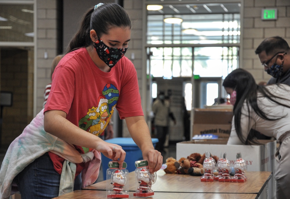 Child and Youth Program hosts Santa's Workshop