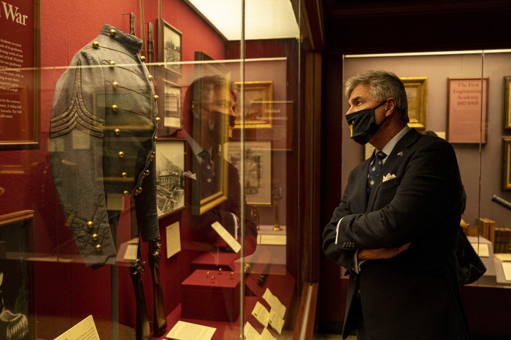 SECNAV Visits West Point Museum