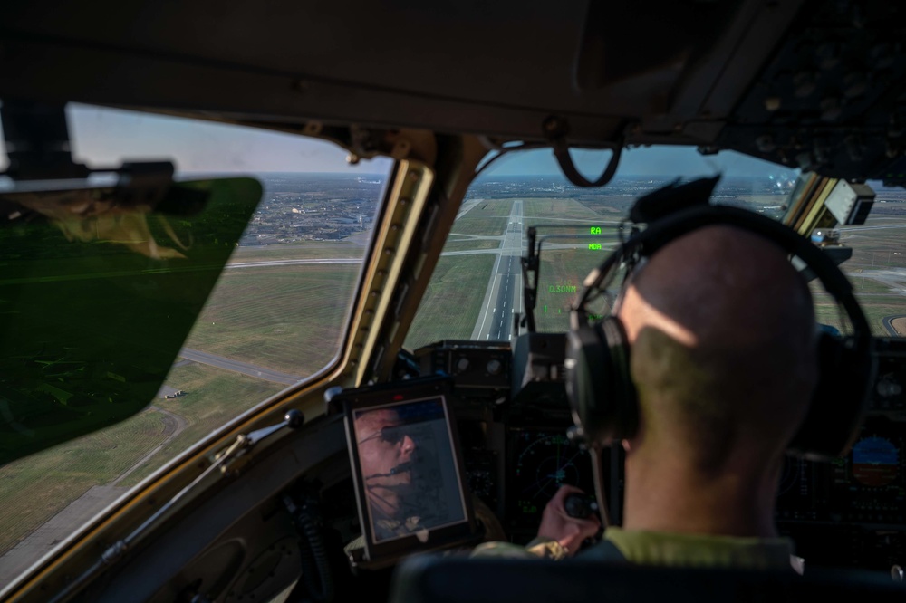 Dover C-17 aircrew train for global operations