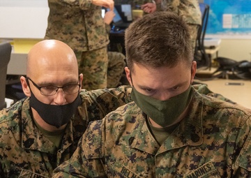 III MEF commanding general visits Yama Sakura 79