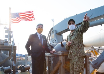 Secretary of Navy visits NSA Bahrain