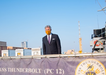 Secretary of Navy visits NSA Bahrain