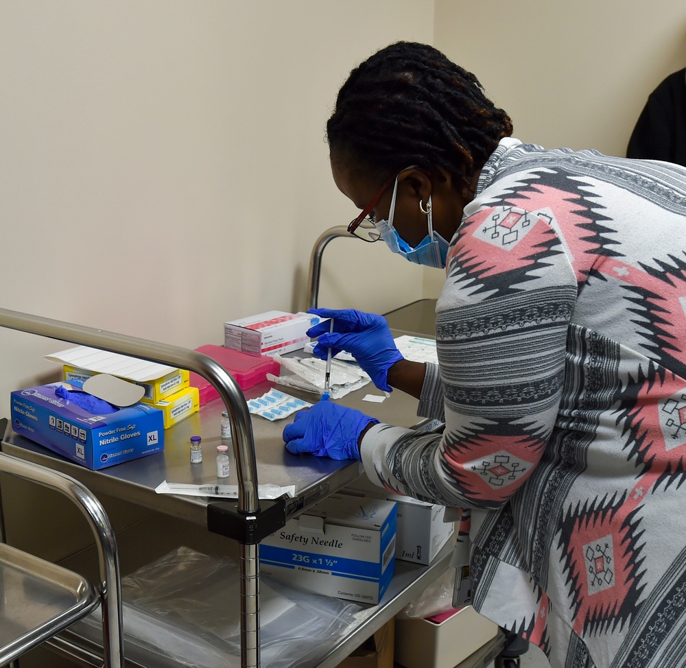 COVID-19 vaccine prepped at Washington, DC VA