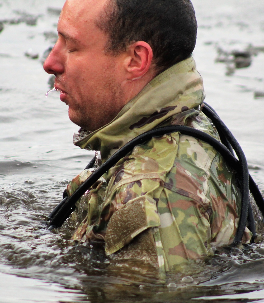 DVIDS - Images - Soldiers participate in cold-water immersion event ...