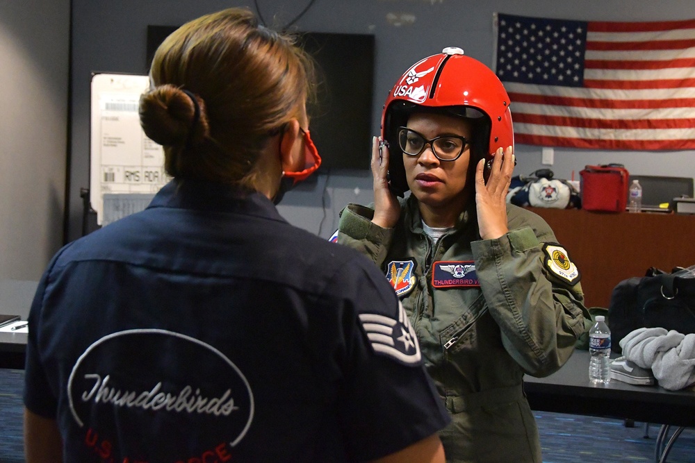 Georgia Hometown Hero flies with the Thunderbirds