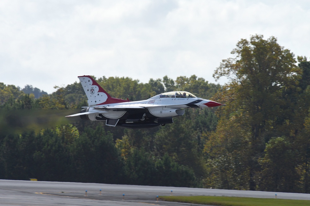 Georgia Hometown Hero flies with the Thunderbirds