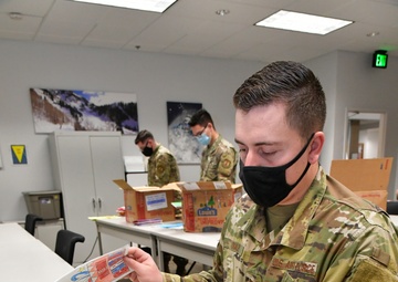 Greeting cards pour in to brighten Hill's holidays