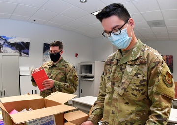 Greeting cards pour in to brighten Hill's holidays