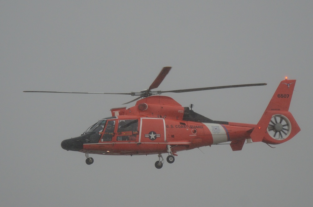 Coast Guard rescues 6 people from grounded vessels near Rollover Pass in Gilchrist, Texas