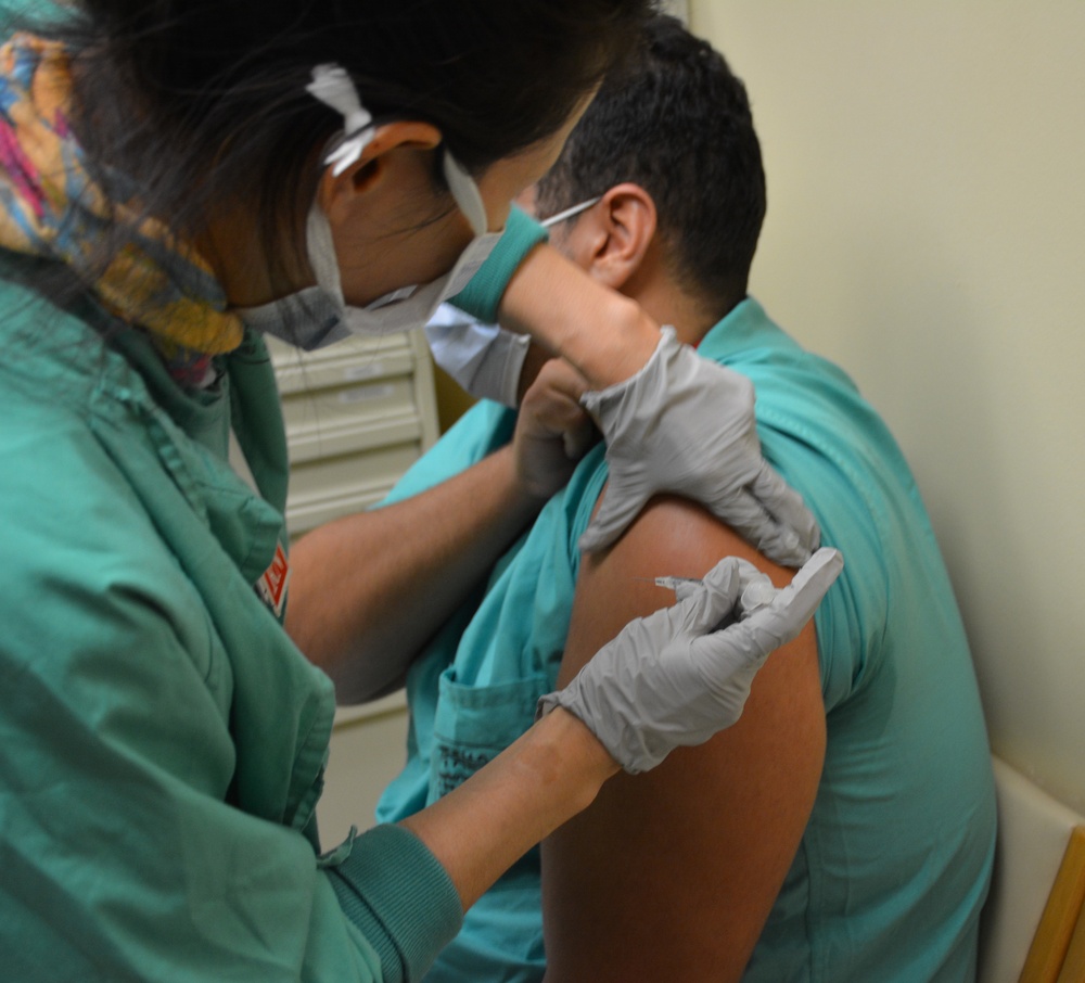 Tripler begins inoculating staff members with COVID-19 vaccine.