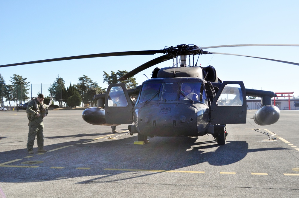 U.S. Army Aviation Battalion Japan participates in rehearsal flight with JGSDF