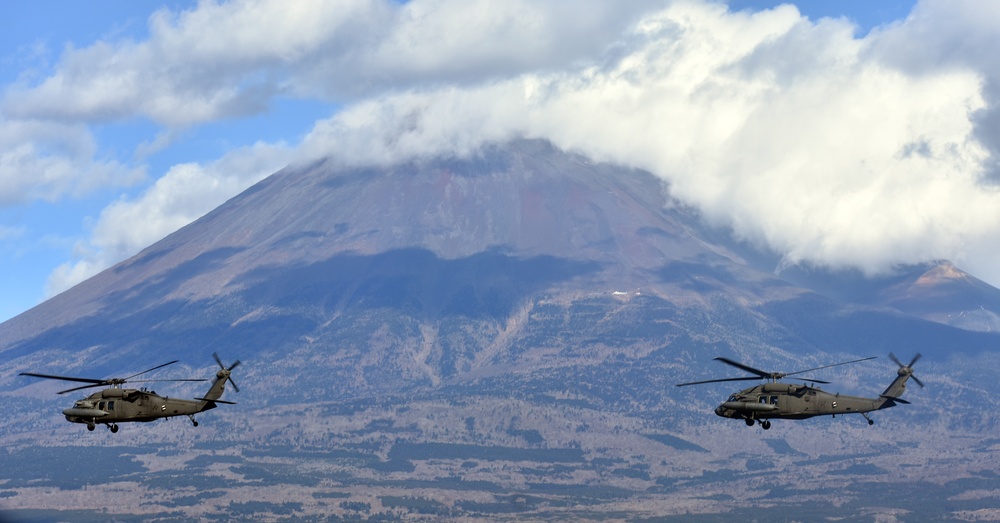 U.S. Army Aviation Battalion Japan participates in rehearsal flight with JGSDF