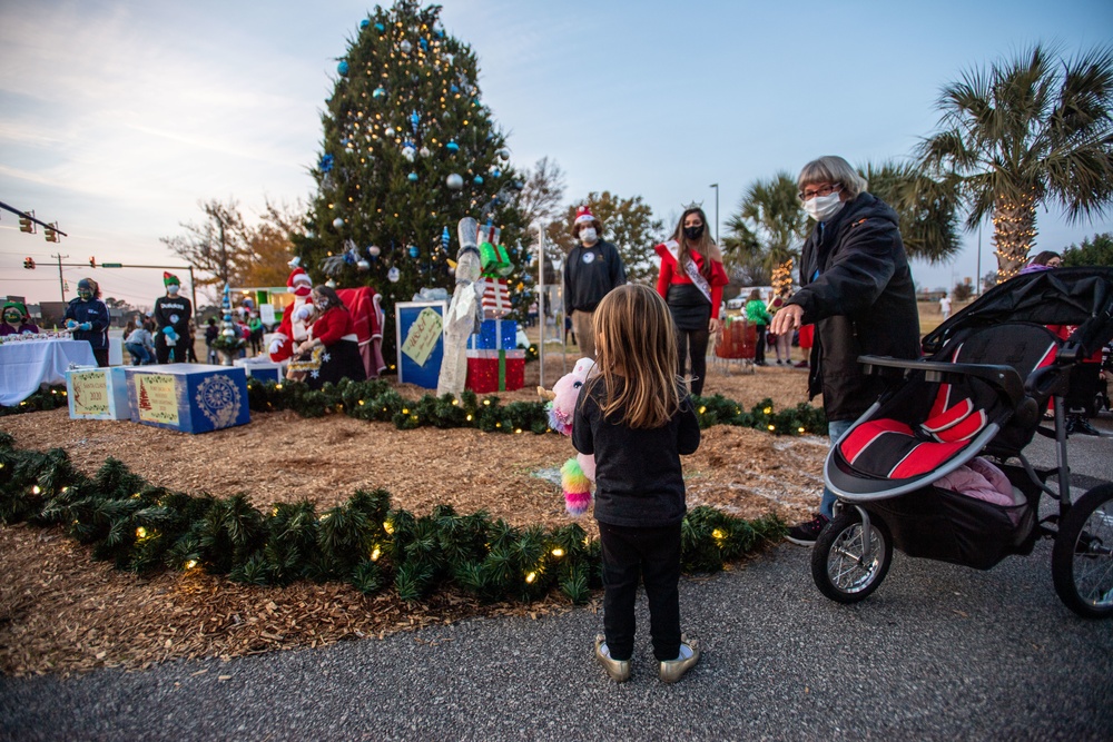 Happy Holidays - Tree lighting ushers in yuletide season