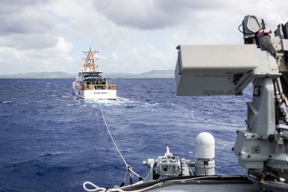 Navy Maritime Expeditionary Security Forces and Coast Guard Conduct Towing Exercise in Philippine Sea