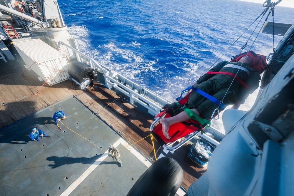 HSC-25 Conducts Hoist Evolutions with French Partners in the Indo-Pacific