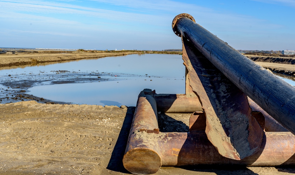 Cleveland Harbor dredging and pump-out