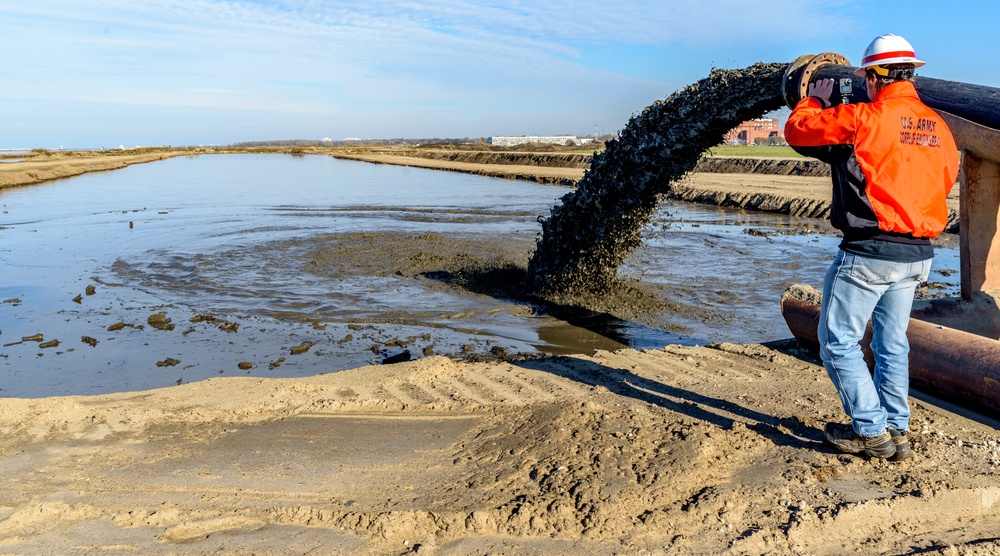 Cleveland Harbor dredging and pump-out