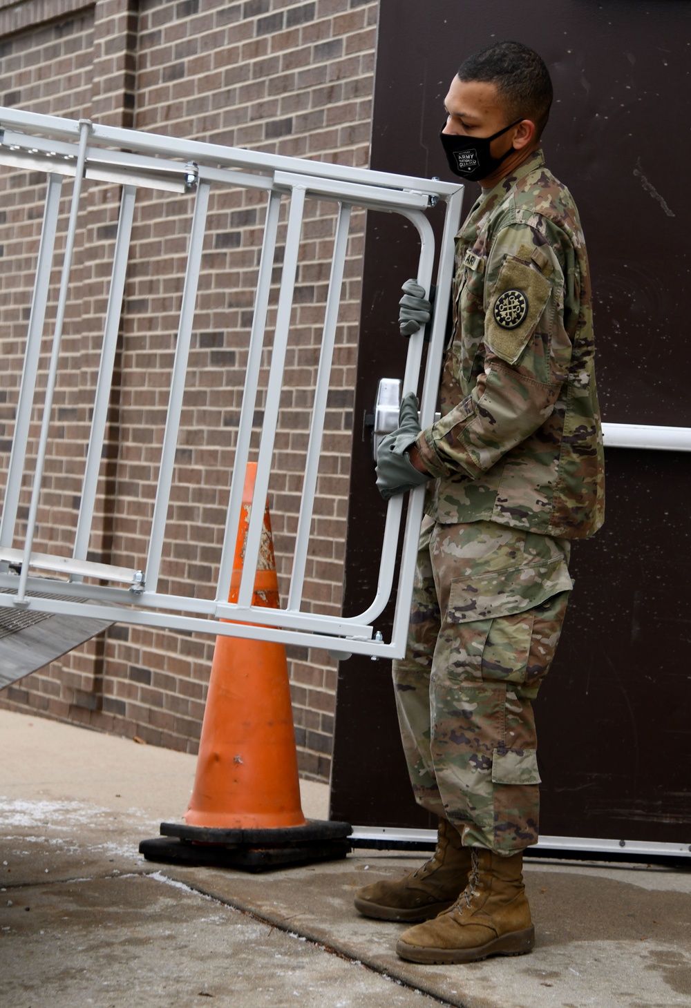 Joint Task Force 172 assists homeless shelter setup