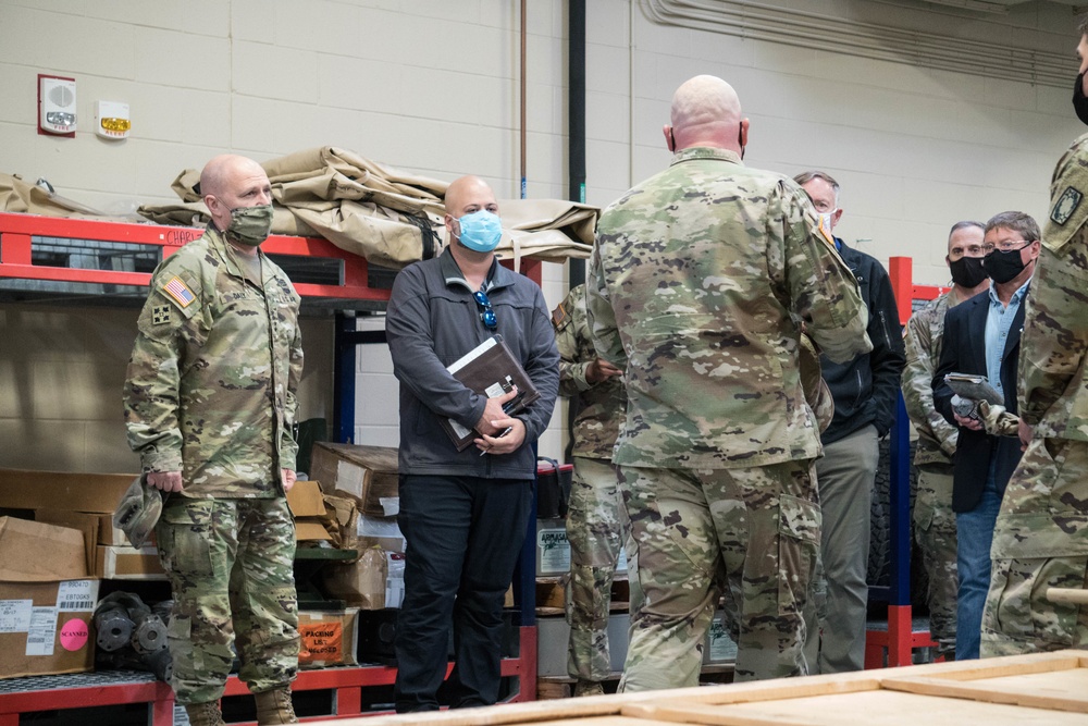 Army Materiel Command Commanding General visits 69th ADA at Fort Hood