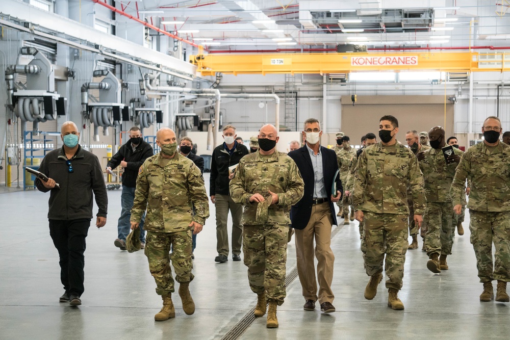 Army Materiel Command Commanding General visits 69th ADA at Fort Hood