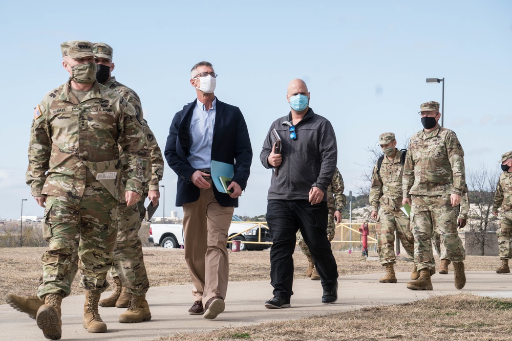 Army Materiel Command Commanding General visits 69th ADA at Fort Hood