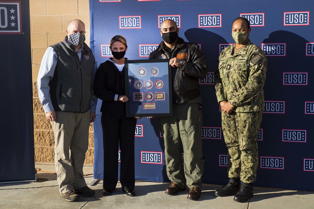 HSC 14 Sailor presented USO Service Member of the Year Award