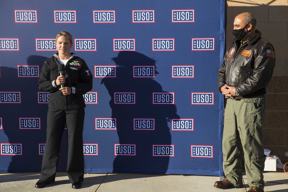 HSC 14 Sailor presented USO Service Member of the Year award
