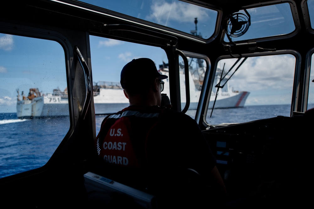 USCGC Waesche conducts two boat training in Pacific Ocean