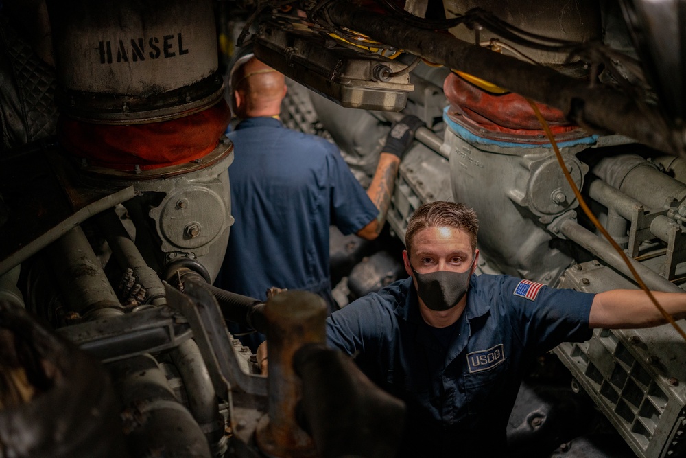 USCGC Waesche effects repairs in Yokosuka, Japan