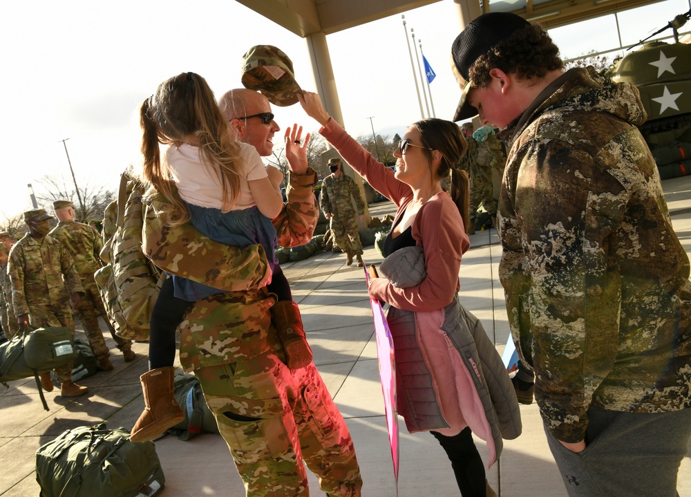 Oregon National Guard Soldiers return from Deployment in Kosovo