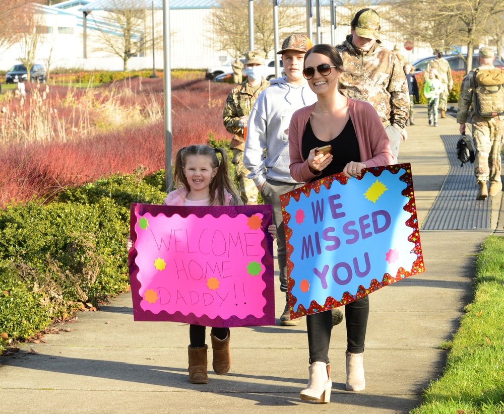 Oregon National Guard Soldiers return from Deployment in Kosovo