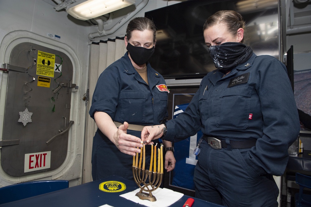 Sterett Sailors Celebrate Hanukah