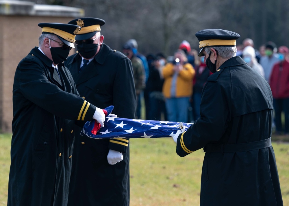 Dover Airmen honor fallen veterans