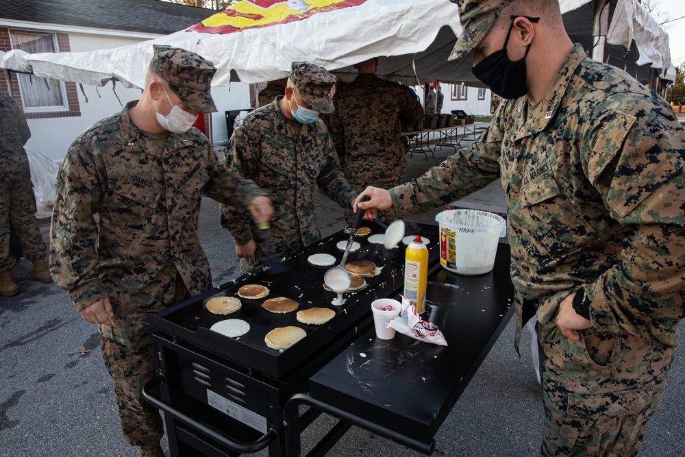 Mrs. Claus brings the Christmas spirit to 10th Marines